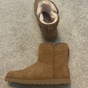 Brand new uggs worn one time!